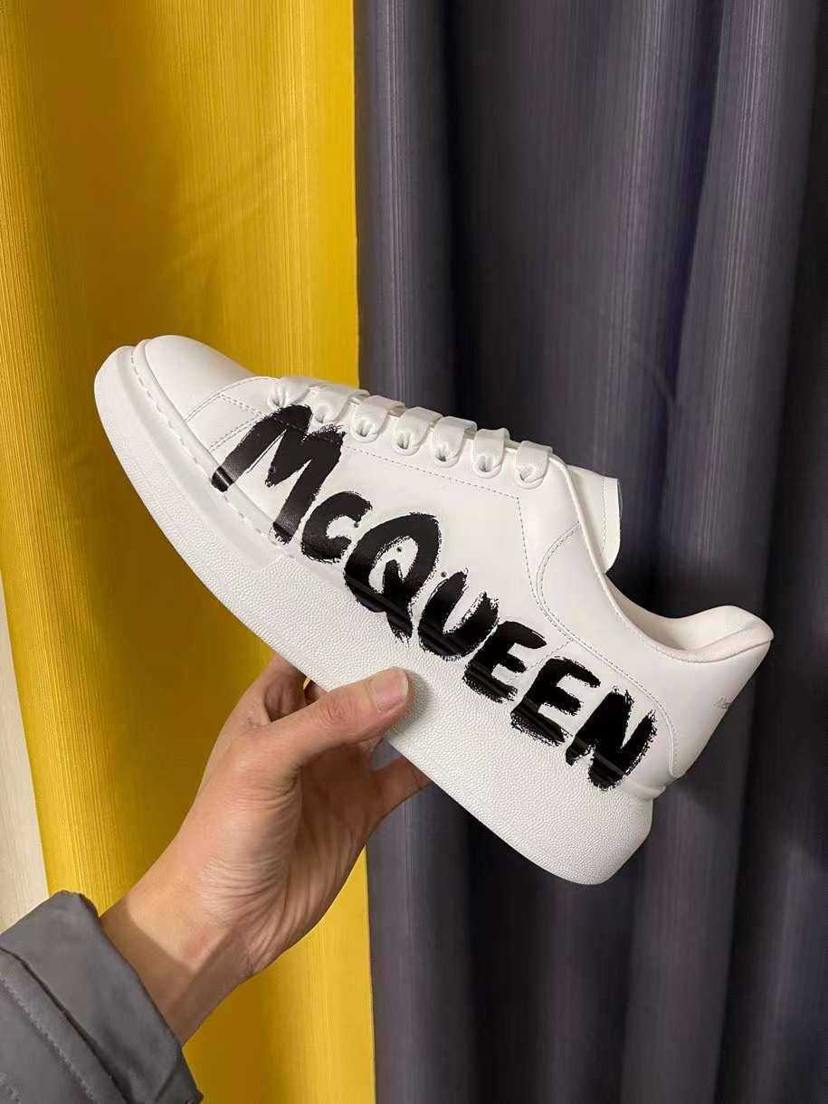 Alexander McQueen Oversized Sneaker Weiß