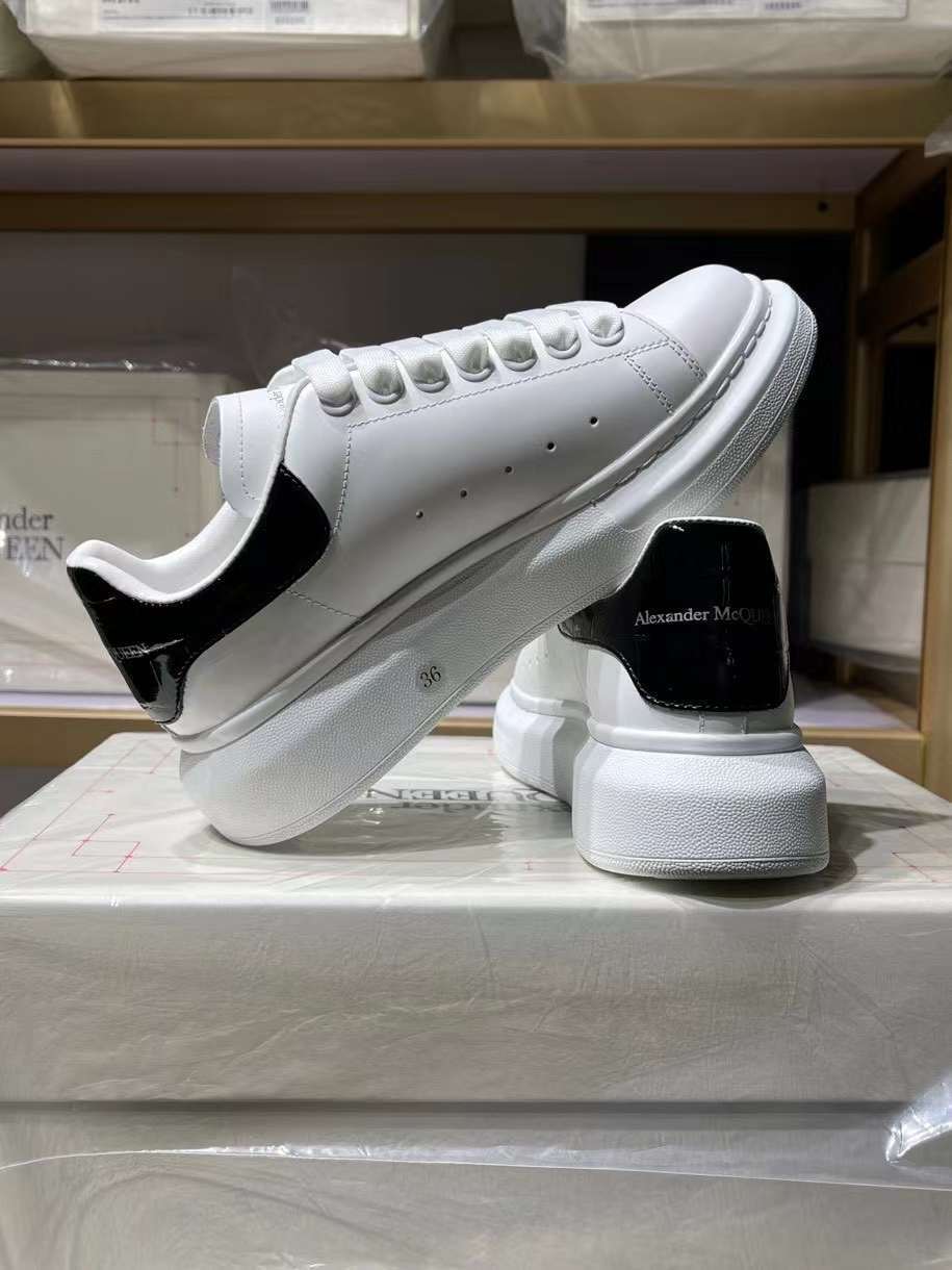 Alexander McQueen Sneaker