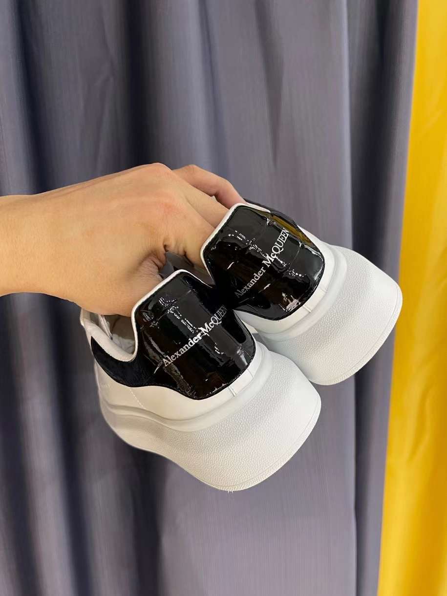 Alexander McQueen Sneaker